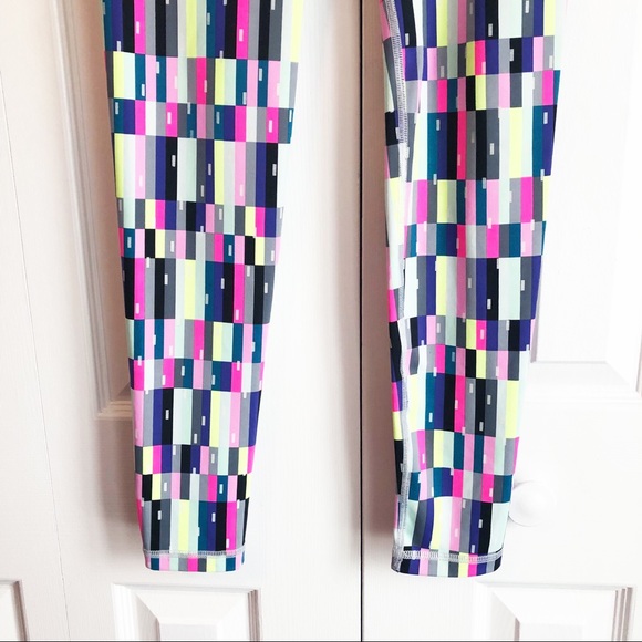 Knockout by Victoria's Secret Sport Colorful Geo Print Leggings - Picture 7 of 16